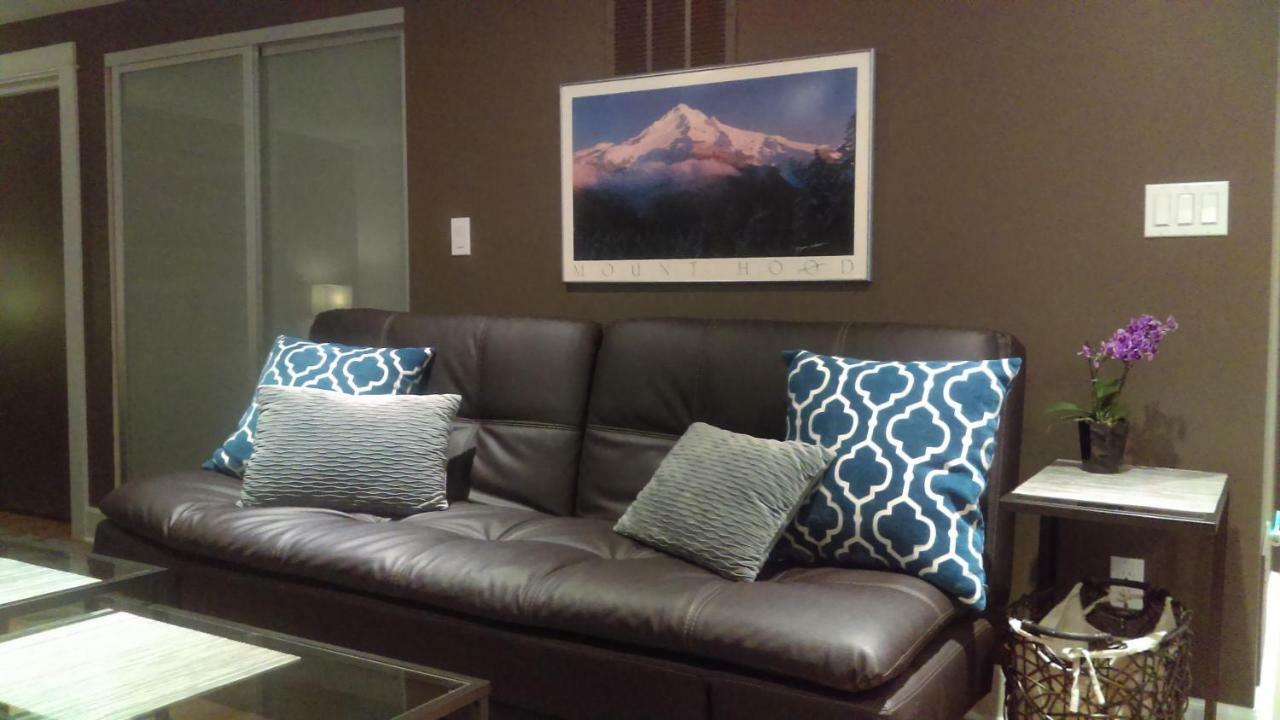 Boutique Style Apartment In The Heart Of Se Портланд Екстериор снимка